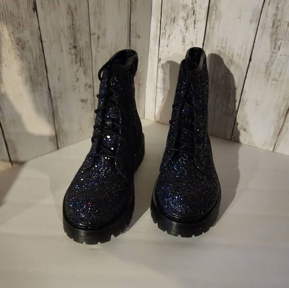 *SOLD* Steve Madden Black Chunky Glitter Boots Size 6 NWT - Picture 7 of 9